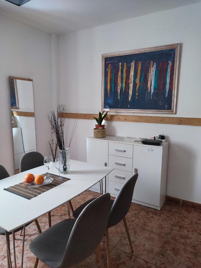 Apartamento Bajo Quintero Apartment Alcala  Luaran gambar